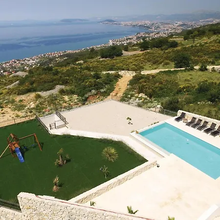 Beautiful In With Wifi Holiday home Podstrana