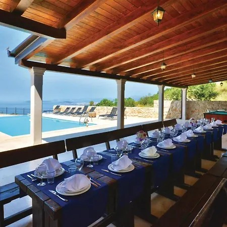Holiday home Beautiful In With Wifi Podstrana