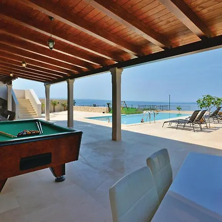 Beautiful In With Wifi Holiday home Podstrana