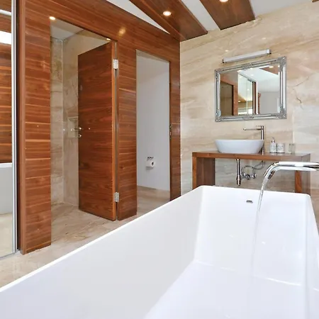 Eight-bedroom In *