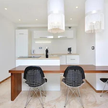 Eight-bedroom In *